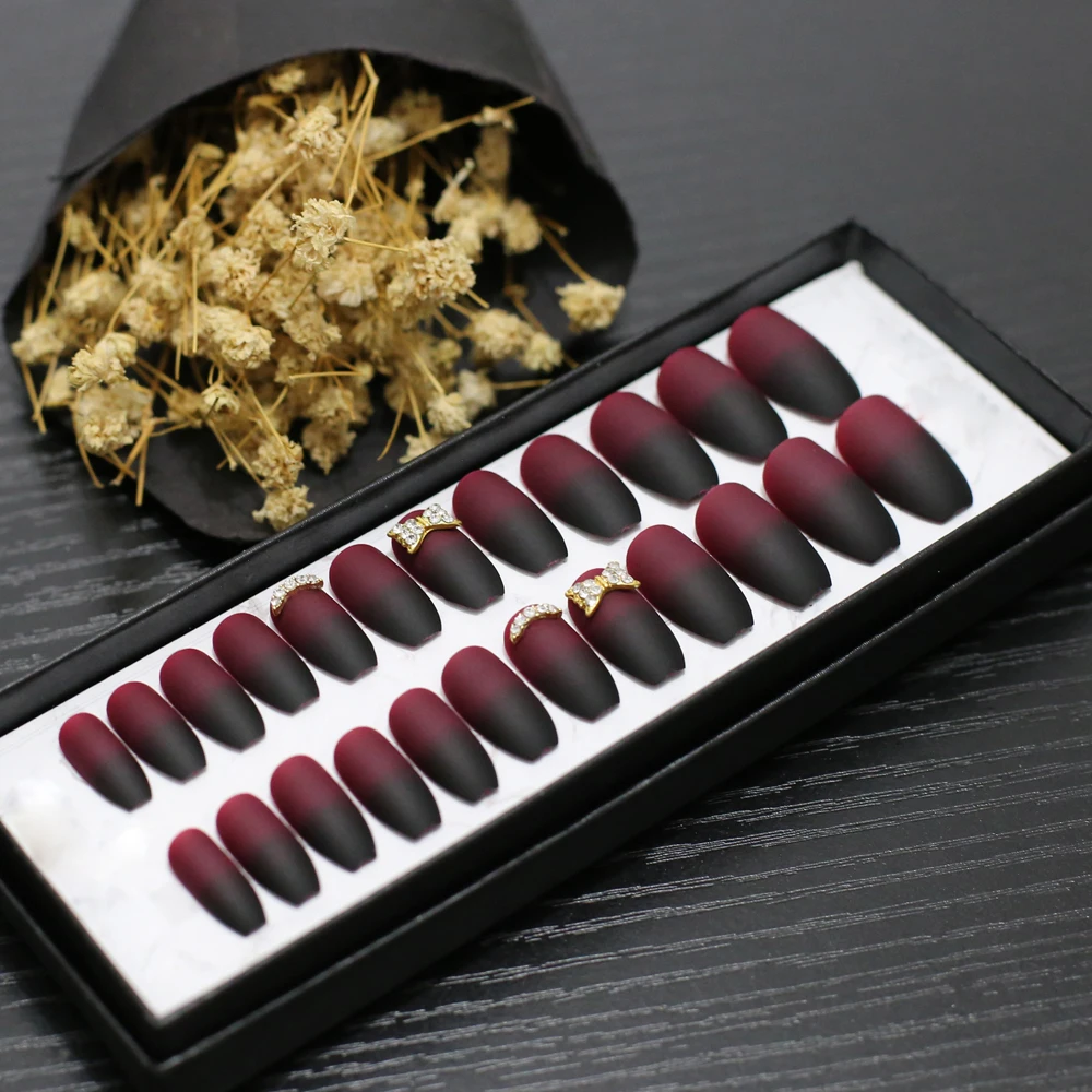 Vermelho e Preto Artesanal Borboleta Dourada Falso Unha Ouro Crescente Gradiente Fosco Caixa Preta Embalagem 4 vermelho e preto gradiente fosco falso prego caixa preta embalagem