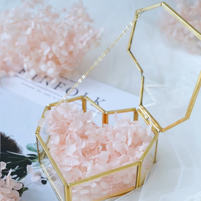 

Flip Love Heart Shaped Geometric Glass Jewelry Box Glass Ring Box Exquisite Unique Wedding Jewelry Box Ring For Wedding Decorati