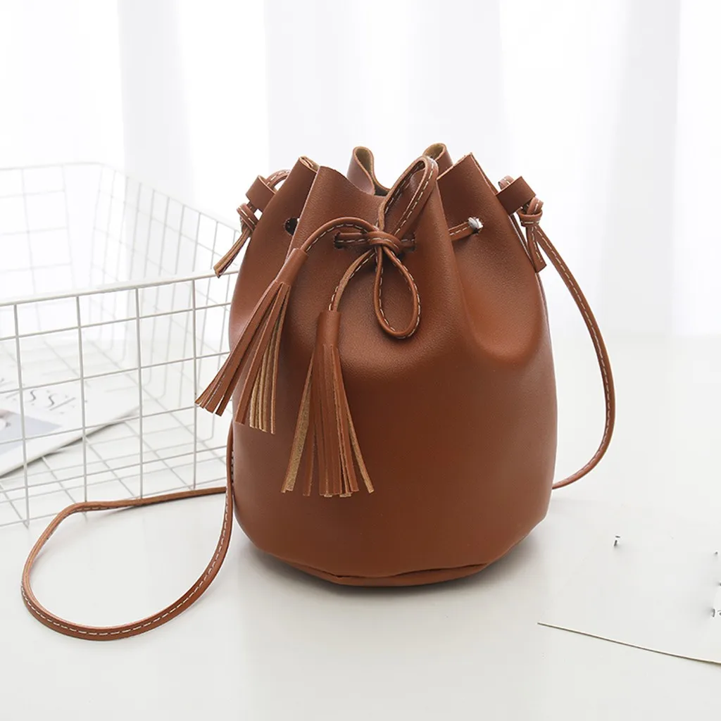 Винтажная модная Маленькая женская кожаная сумка мешок на плечо с кисточкой