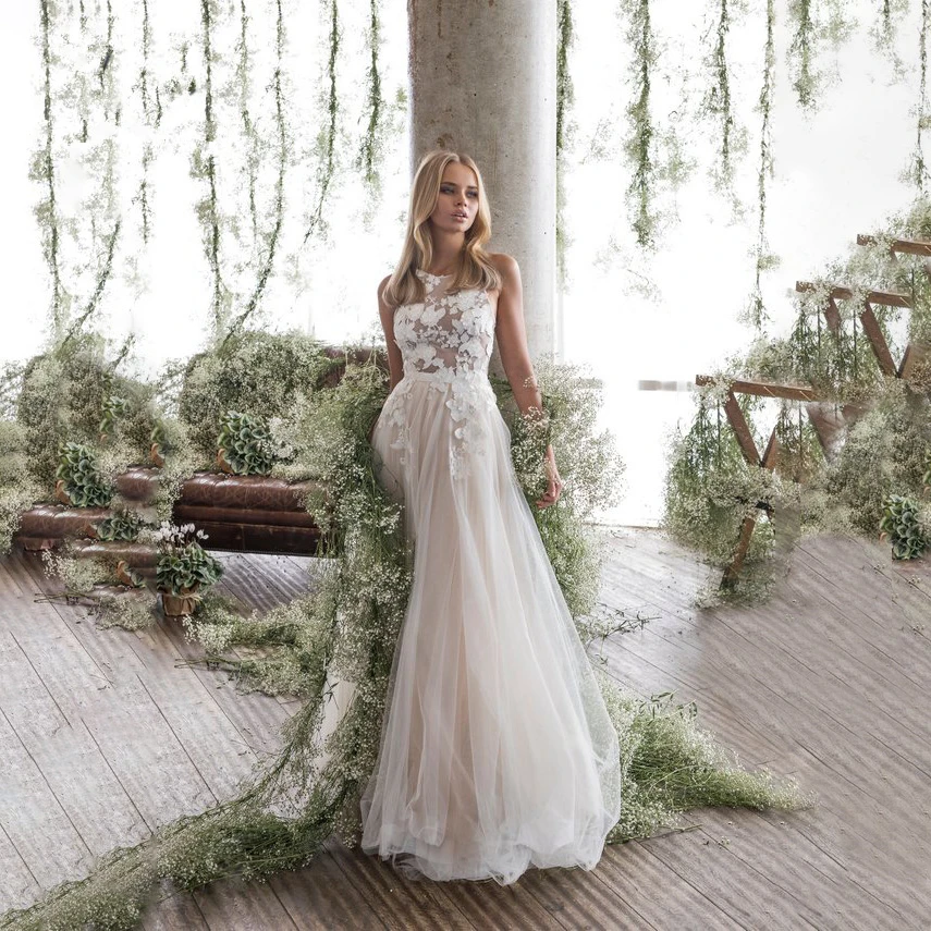 

Simple White Lace Spaghetti Straps Wedding Dress 2019 Sleeveless 3D Flower Appliques Backless A Line Tulle Illusion Bridal Gown
