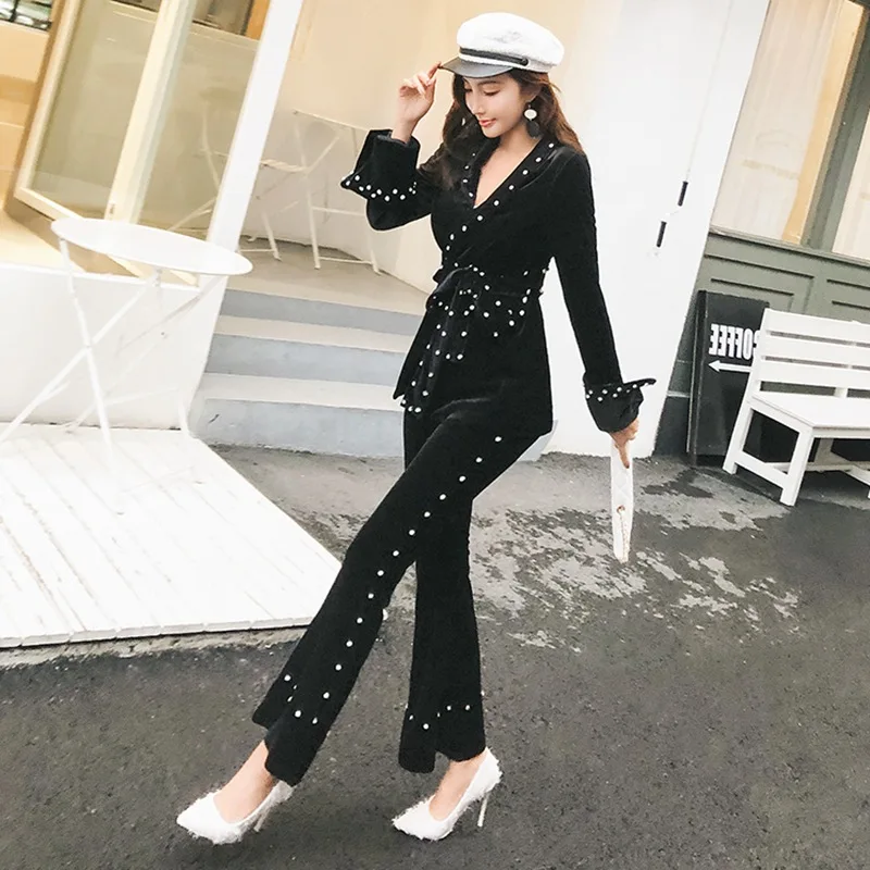 

Socialite Small Xiangfeng Suit Female 20 Heavy Industry Nail Drill Lace Velvet Coat Horn Trousers Two-piece Set Ins
