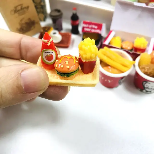 1/6 Miniature Dollhouse Mini Hamburger Coke Cup Chips Cake Fast Food for Blyth OB11 Doll House Kitchen Play Toy Accessories 3