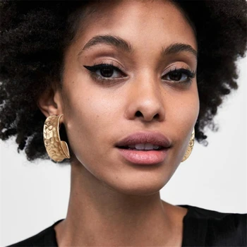 

DUOHAN 2020 New Haute Coutur Gold Art Irregular C-shaped Metal Earrings For Women Boho Gold Earring Jewelry Party Gift Wholesale