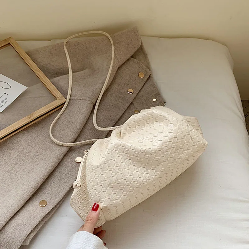 White Shoulder bag Новинка, женская сумка-мессенджер с пельменями, дизайнерская сумка, Ретро стиль, облачная женская сумка на плечо, тренд, клатч, сумочка, HW651 - Цвет: White Shoulder bag