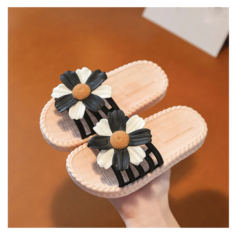 Fashion Flower Design Girls Slippers Cute Children's Sandals Summer Home Bath Non-slip Princess Shoe Soft Sole Casual Beach Shoe leather girl in boots