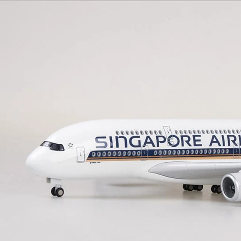 1: 160 весы 45 см модель самолета Аэробус авиакомпании Сингапура A380 с светильник