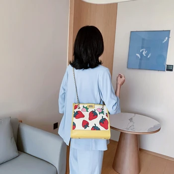 

2020 new Shopping Bag Women Tote Bag Large Capacity Strawberry Printing Shoulder Bag For Women Female Handbag sac A main