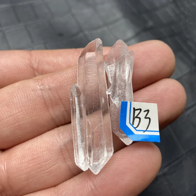 Natural Himalayan Crystal Backbone Raw stone mineral specimen energy healing obelisk B3    10g
