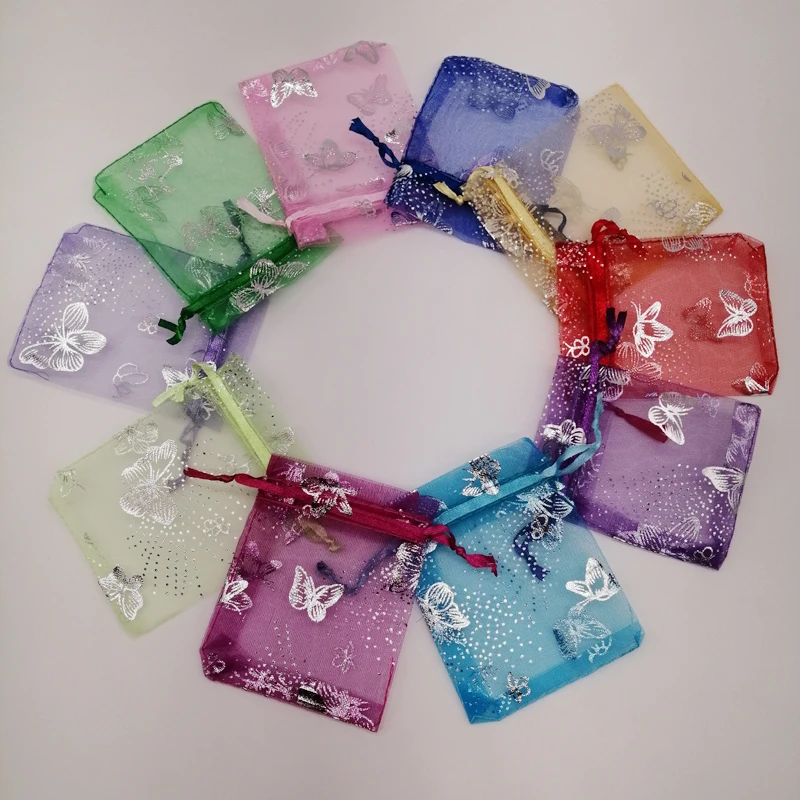 Рисунок 6 - Подарочные пакеты из органзы с бабочкой