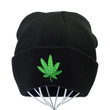 

High Quality embroideryt Maple Leaf Knitted hat Winter warm outdoor Women Men Street Hip Hop Cap Couple Beanie Hats ski Beanies