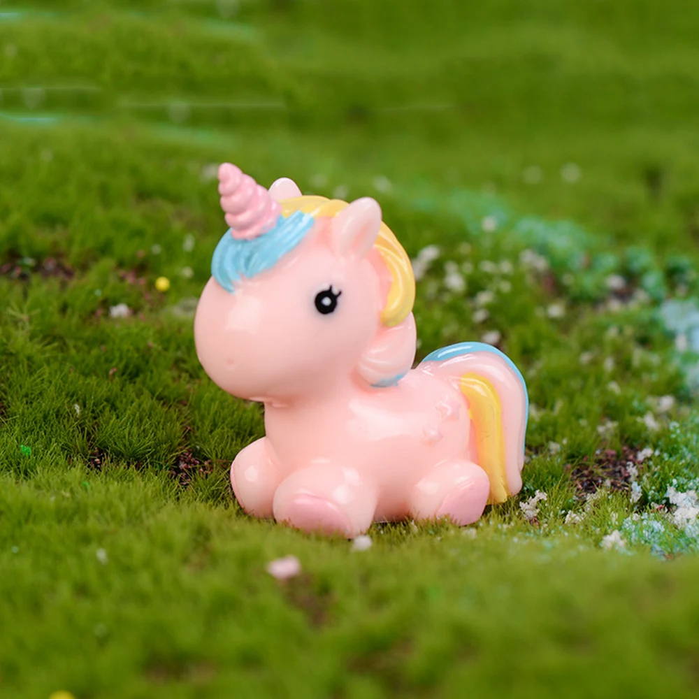 Unicorn Miniatures Figurines Cute Resin Mini Unicorn Crafts Family Micro Landscape Decoration Home Decor