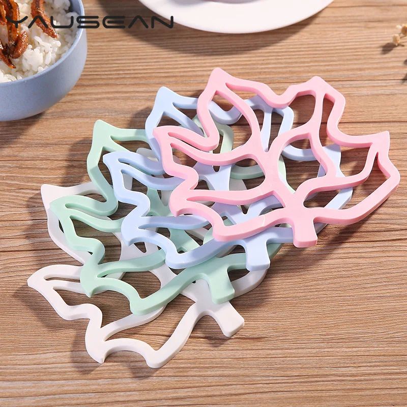 

4PCS/8PCS Thicken maple leaf anti-slip cookware placemat coaster mats silicone heat-resistant pads kitchen tableware Accessories