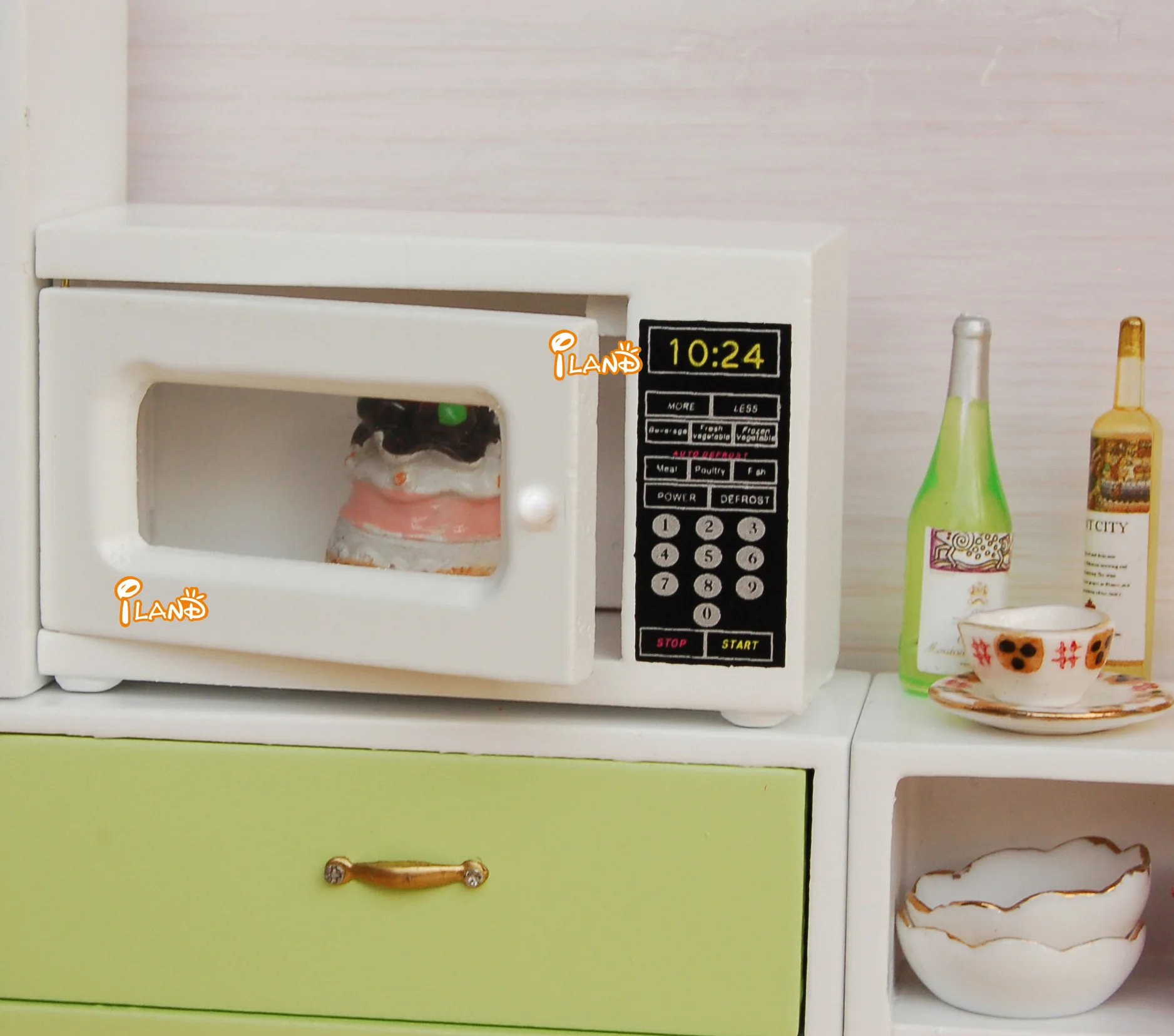 

1: 12 Model House Doll House DIY Hut Mini Kitchen Furniture Model Accessories White Wood Microwave Oven