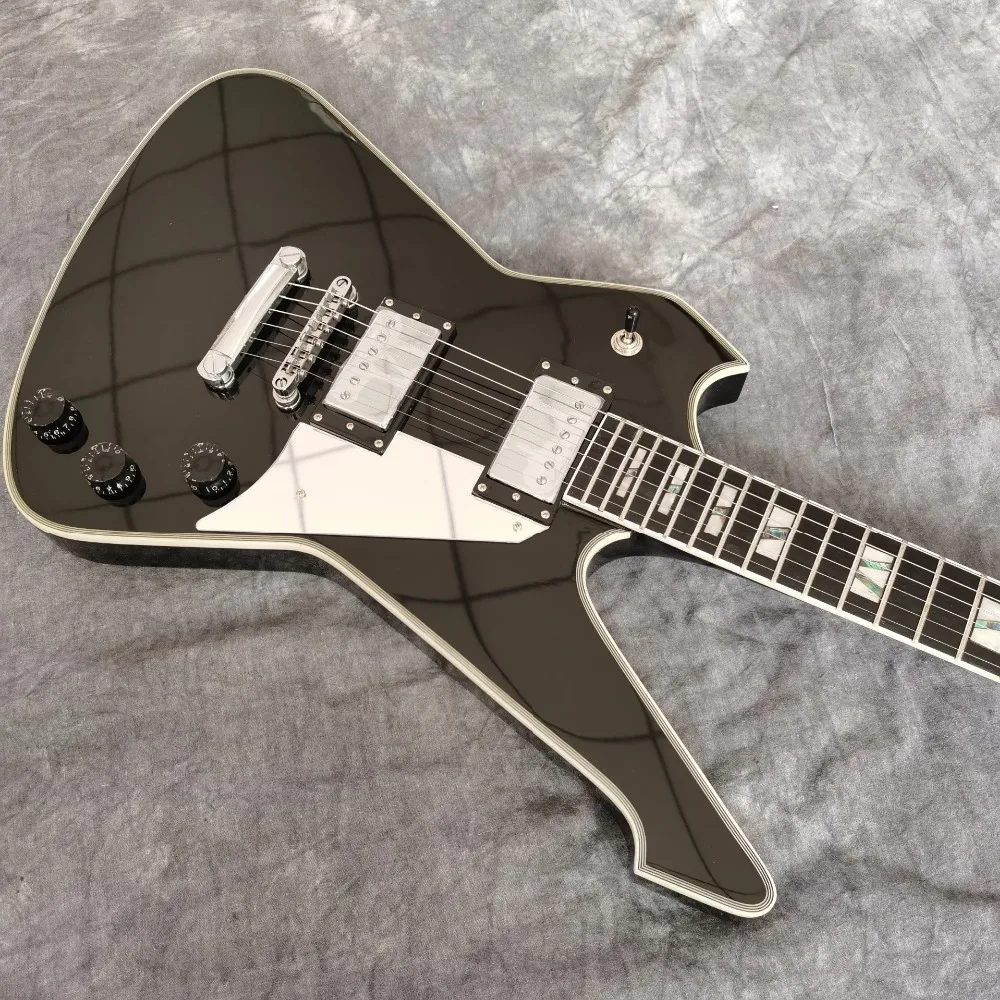 Электрогитара черного цвета. Ручная работа 6 stings gitaar. Высококачественные звукосниматели. Белая накладка, реальные фотографии