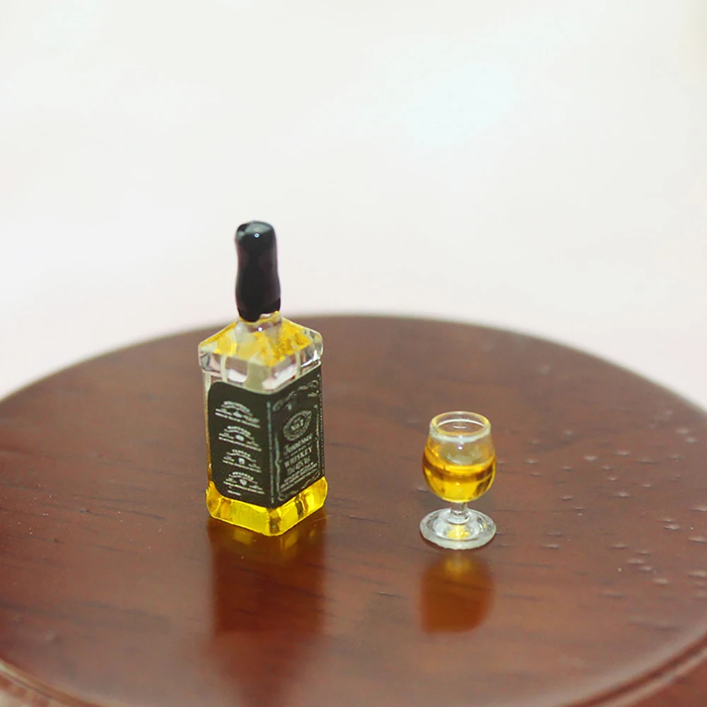 1Pcs 1/12 Dollhouse Miniature Accessories Mini Resin Whisky Bottle Wine Glass Simulation Goblet Model Toys for Doll House Decor 1Pcs 1/12 Dollhouse Miniature Accessories Mini Resin Whisky Bottle Wine Glass Simulation Goblet Model Toys for Doll House Decor