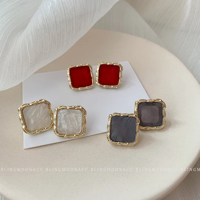 

2019 Vintage Ears Clip Black Stone Clip Earrings Geometric Square Resin Red Stone Clip On Earrings For Temperament Women Lady
