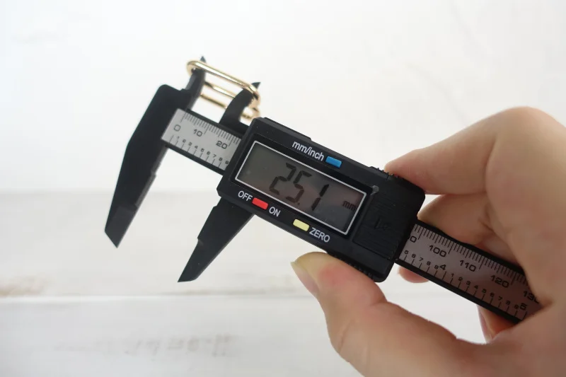 2.5金色