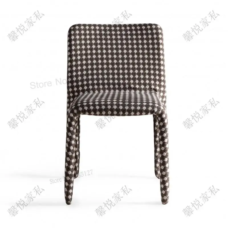 Customized New Simple Modern Solid Wood Cloth Dining Chair Fashion Desk Computer Designer Model Room Hotel Negotiation Cha |