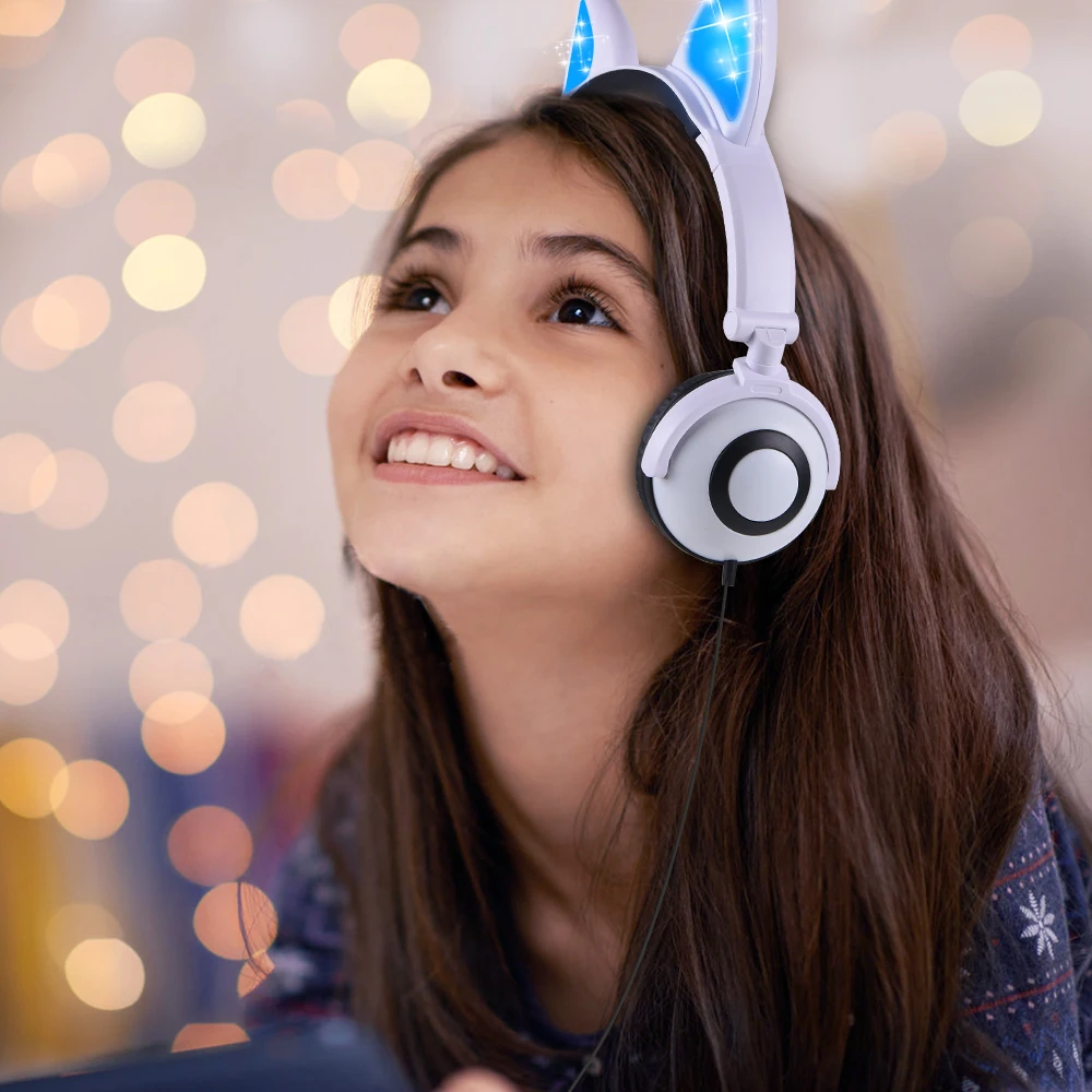 LED Cat Ear Kids Headphone Flashing Glowing Kids Headset Gaming Earphones For Children Gifts For pc mp3