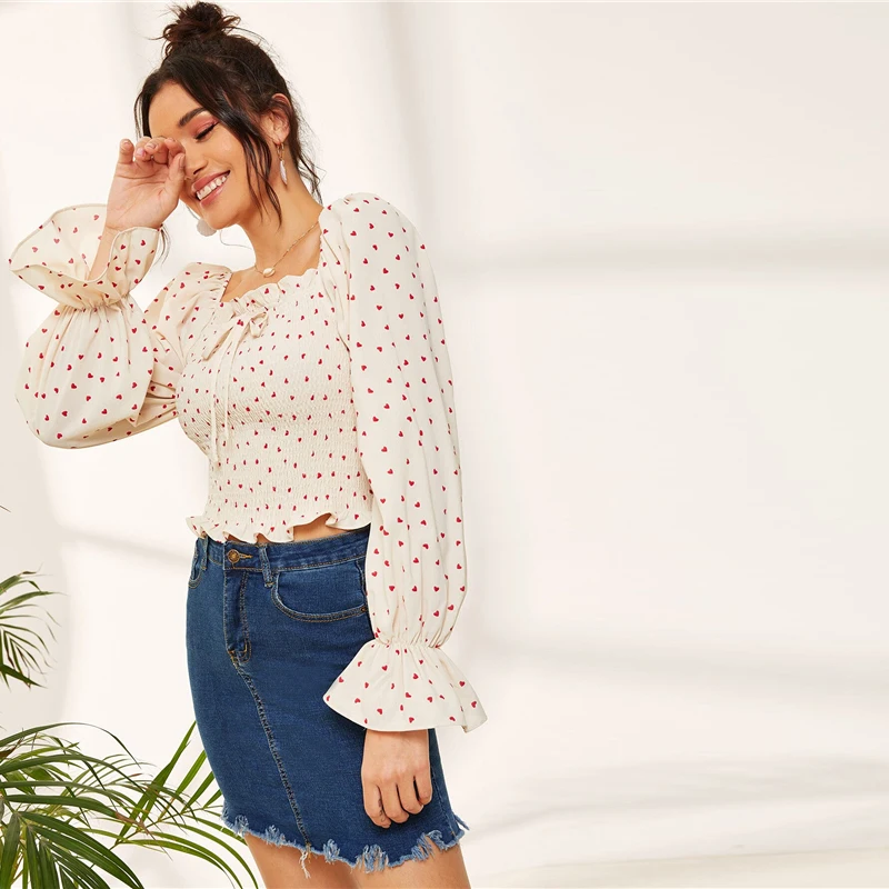 SHEIN бежевый с принтом сердца, с квадратным вырезом, укороченная блузка, топы для женщин, осень, Boho, рукав-волан, гофрированный подол, рубашки, женские блузки