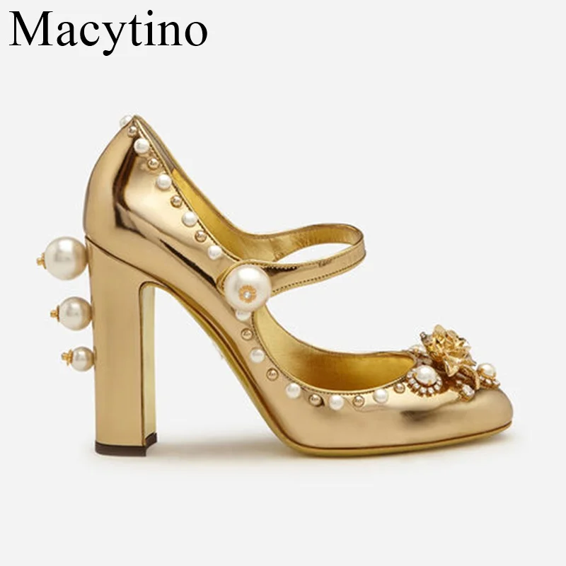 

Luxury Jeweled Chunky Heel Pumps Pointed Toe Patent Leather Rose Belt Buckle Rhinestone Pearl Wedding Shoes Woman
