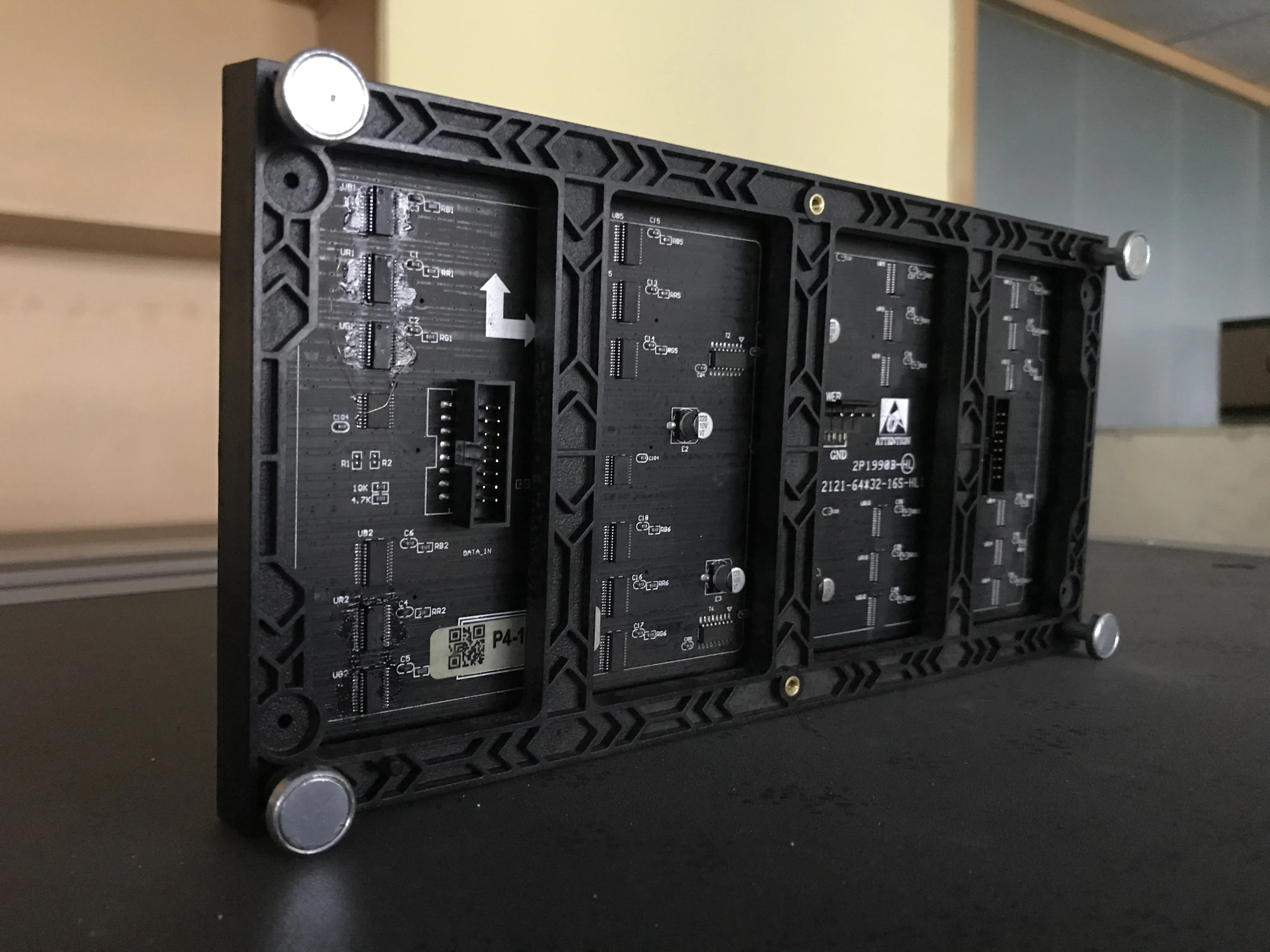 Дешевый наружный p4 светодиодный модуль с магнитной полноцветной светодиодной