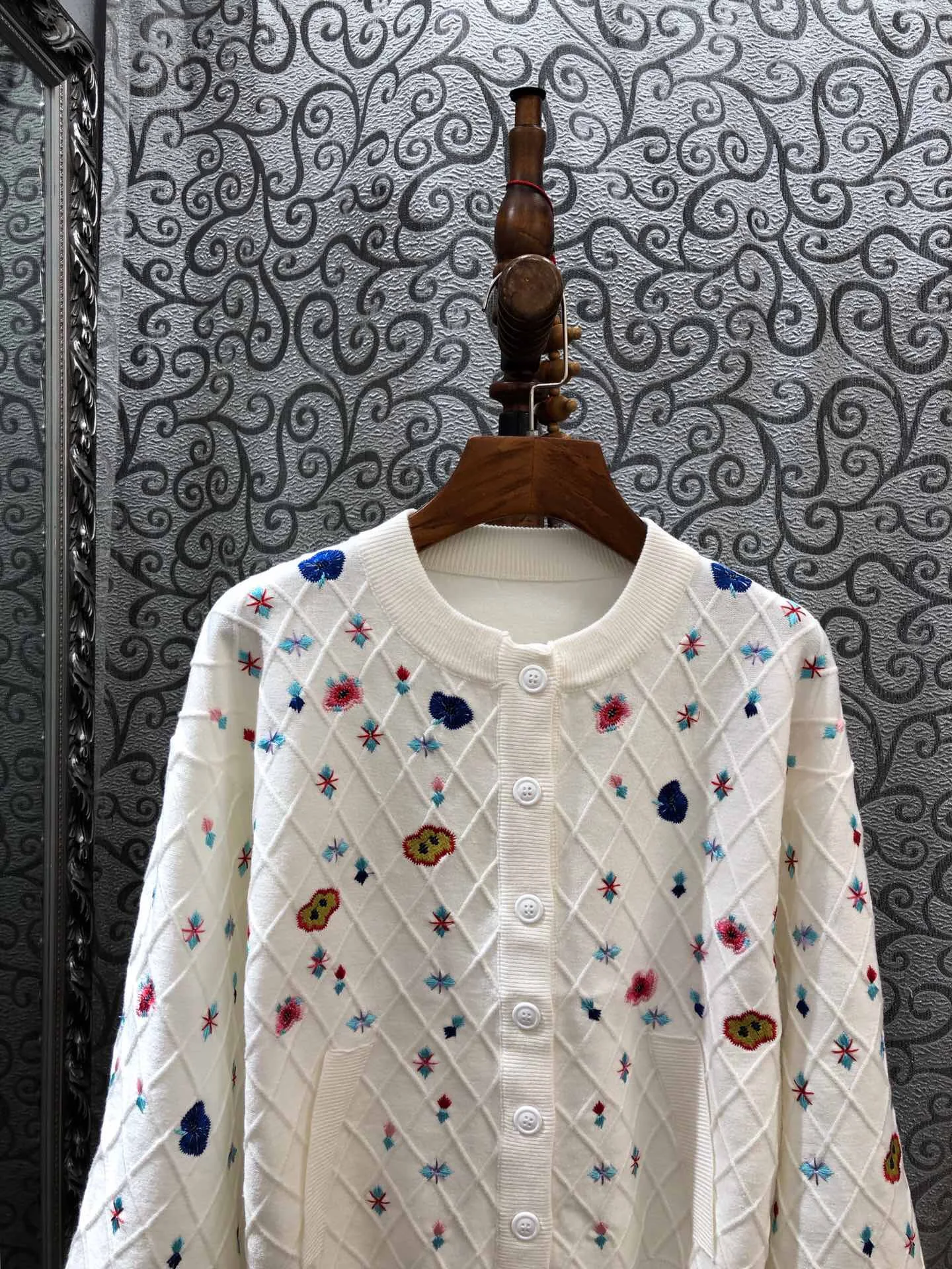 New Arrival Winter Flower Printed Plaid Puff Sleeve Knit Cardigan Sweater 2 Color 3 Size Free Shipping Worldwide
