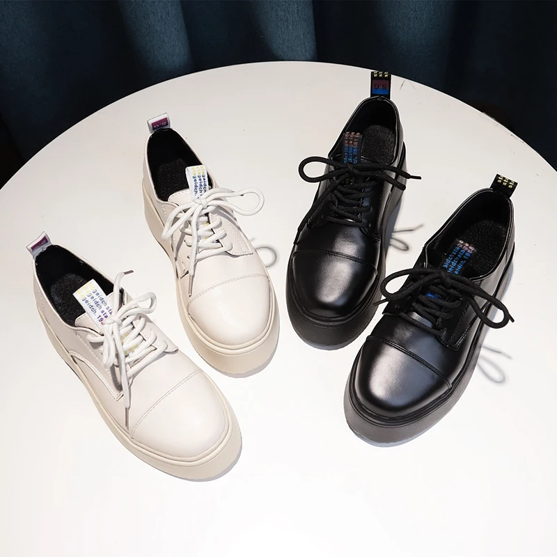 

Explosive fashion wild solid color retro low-heeled Mujer Chaussure Femme black and white simple flat shoes women 2020 W30-04