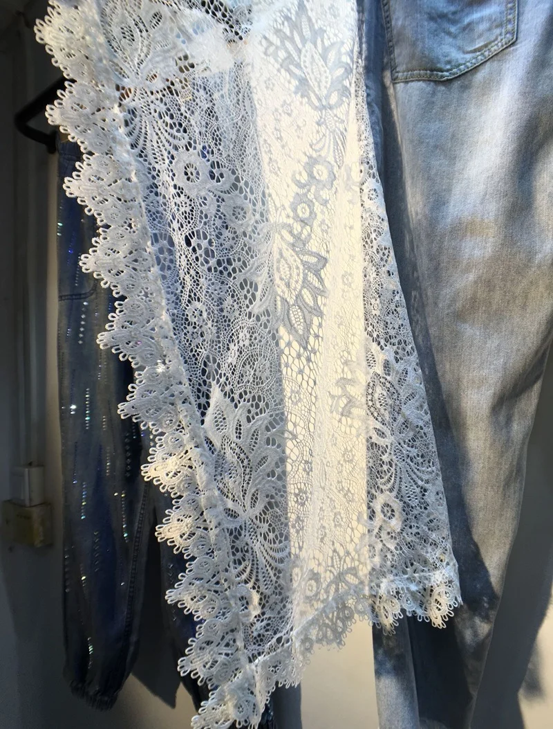 Loading European Products Split Joint Hook Flower Lace High Yao Xianshou Nine Part Jeans Woman Pants 190805