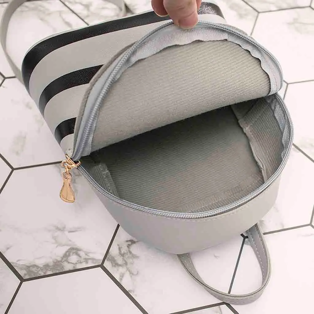 Рюкзак для женщин маленький мини путешествия Новая мода Повседневная PU девушка смайлик наушники отверстие натянутая сумка для мобильных телефонов кожаная сумка# YY