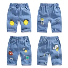 Летние джинсы длиной до колена для мальчиков; детские джинсовые штаны с дырками; спортивные брюки для мальчиков; модная детская одежда с рисунком