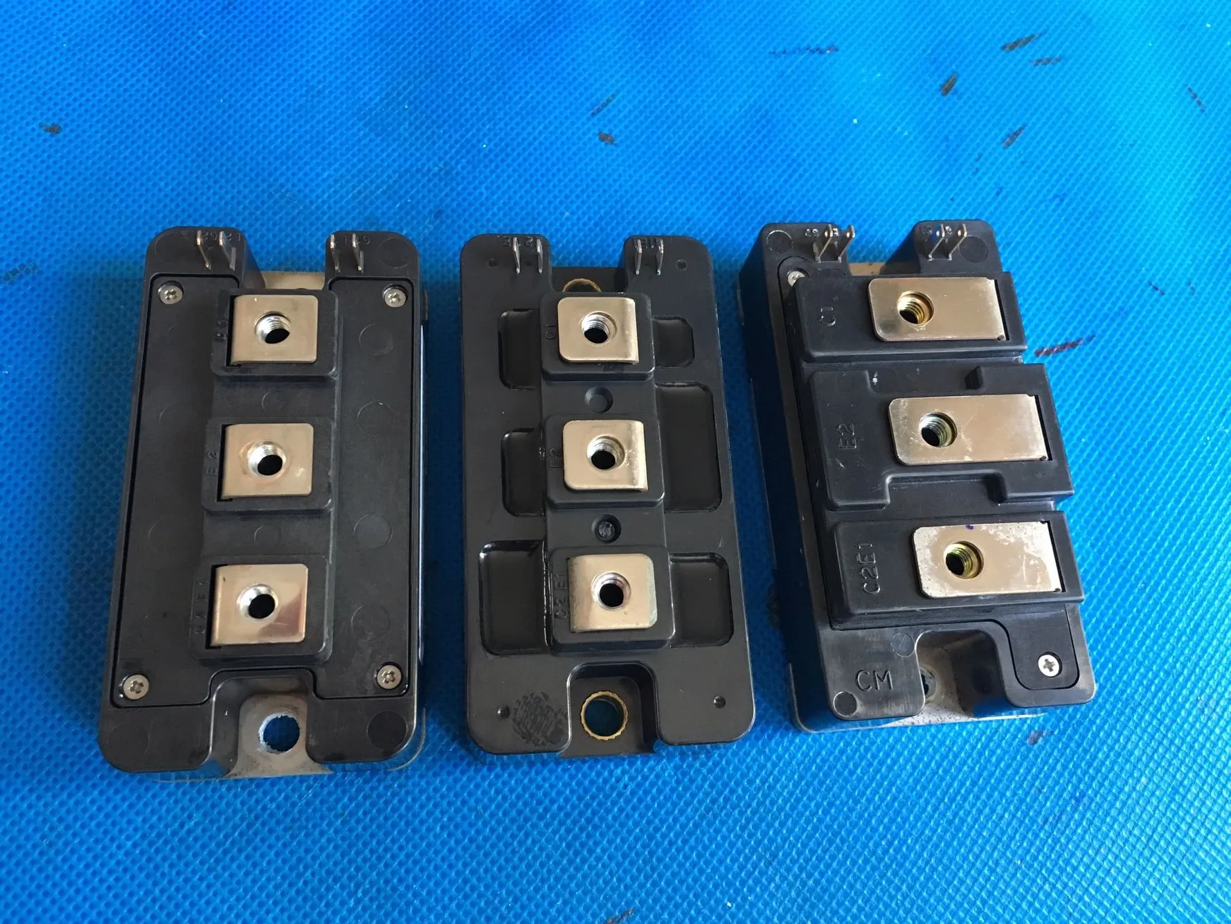 Разборный IGBT модуль 2MBI200U4B-120-50