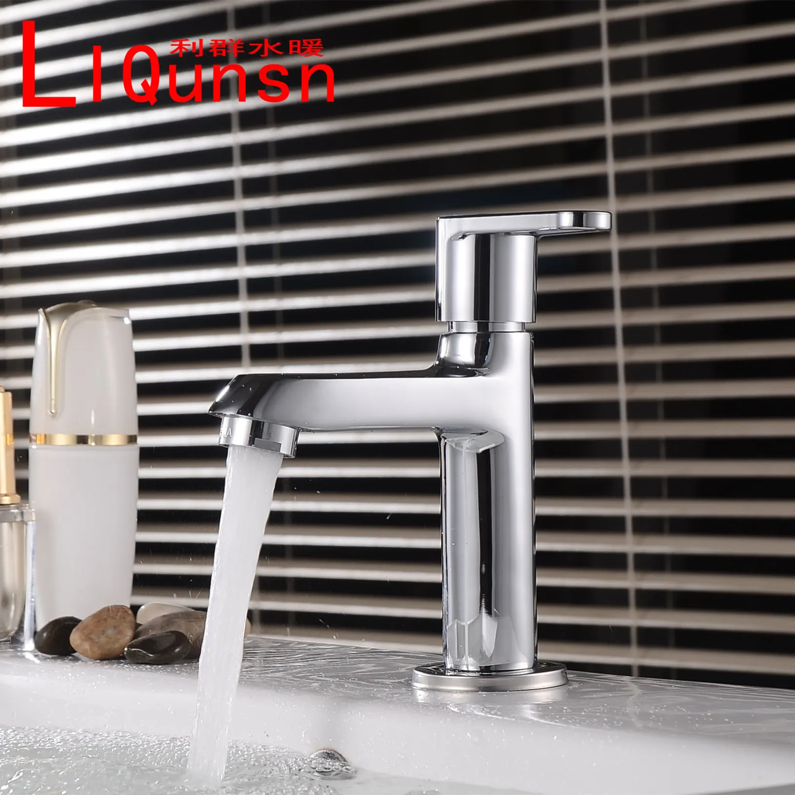 

Manufacturers Direct Selling New Style Copper Ingle Handle Faucet with Cold Basin Wash Basin Balcony Faucet 4 Hours Vertical Typ