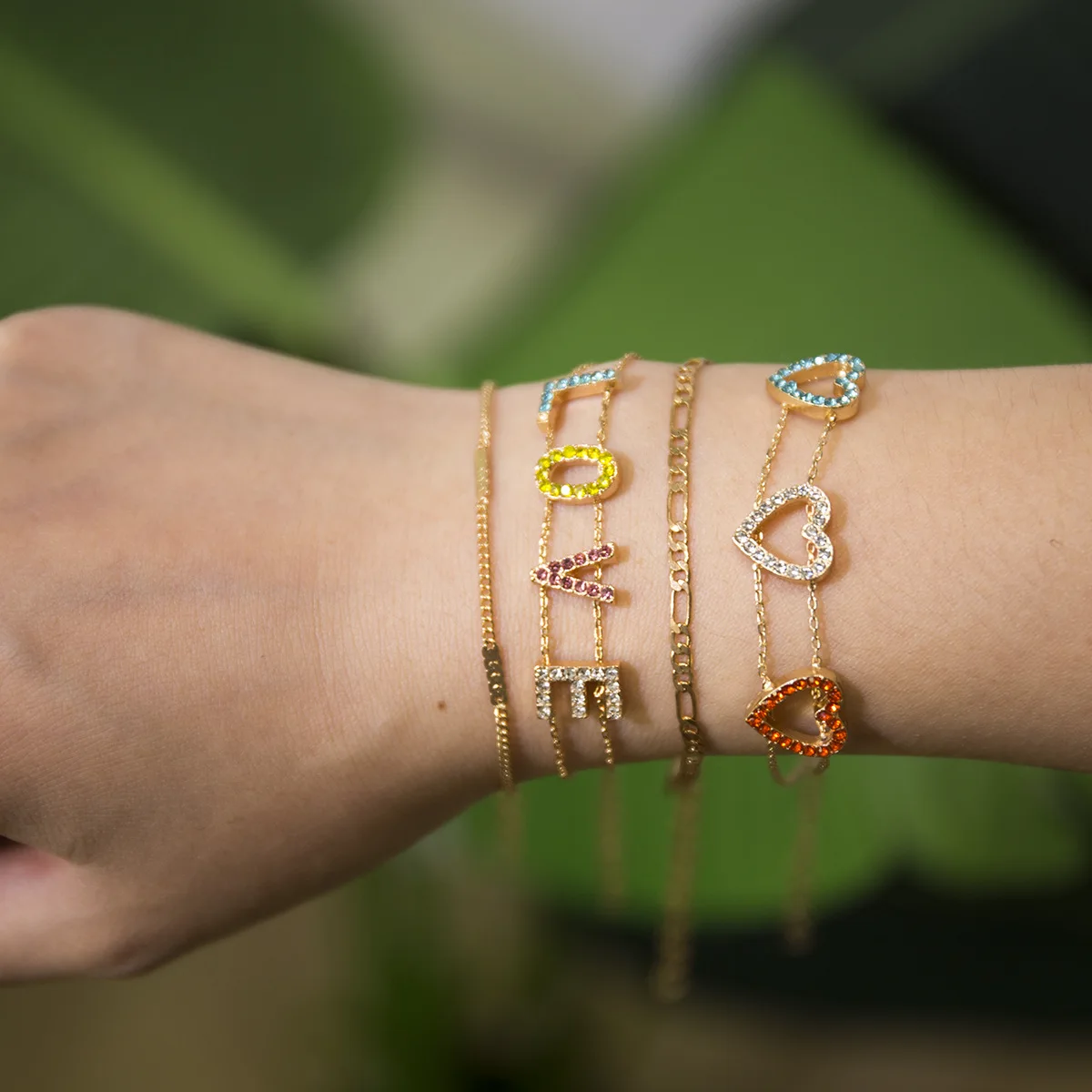 

4pcs/set 2019 New Colorful Rhinestone LOVE Heart Charm Bracelets Bangles For Womem Gold Chain Braceler Set Friendship Bracelet
