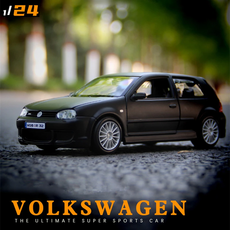

Модель автомобиля Maisto 1:24 Volkswagen Golf R32 из сплава, литой под давлением, модель автомобиля, имитация автомобиля, украшение, коллекционная игрушка в подарок
