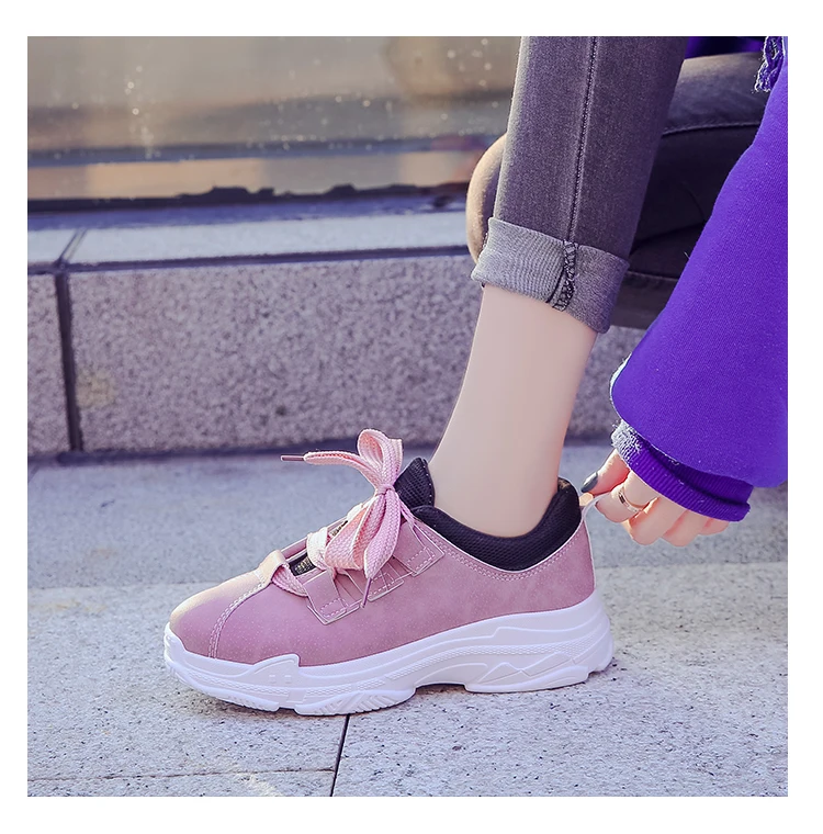 Модные женские вулканизированные туфли; женская обувь для отдыха; женские кроссовки на каблуке-столбике; розовые мягкие удобные туфли для увеличения роста