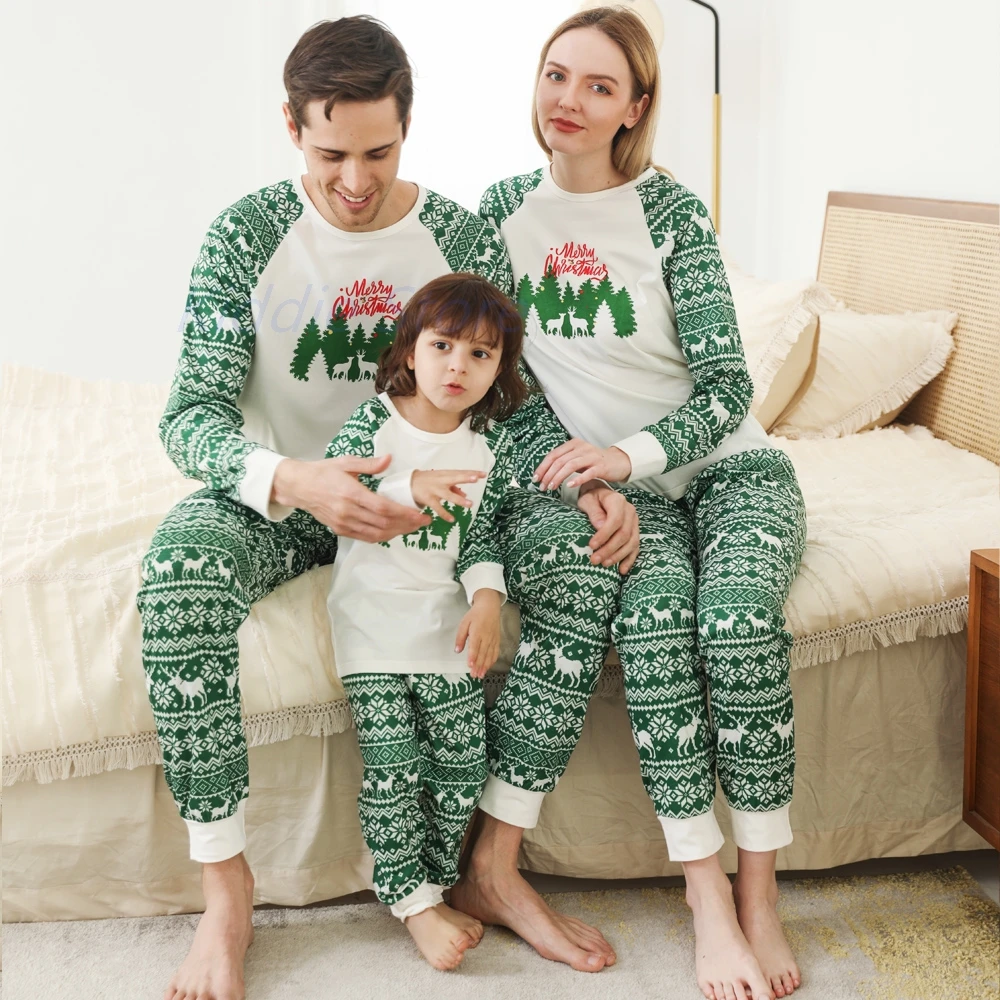 Pyjama noël famille cerf qui rigole