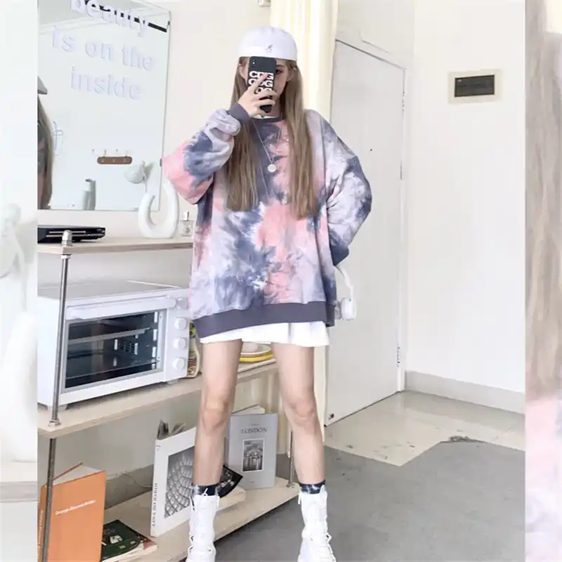 oversized hoodie on girl