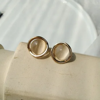 

Temperament Graceful Ladies Accessories Korean Simple Fashion Round Imitation Opal Stud Earrings for Women Girl Ear Stud Jewelry
