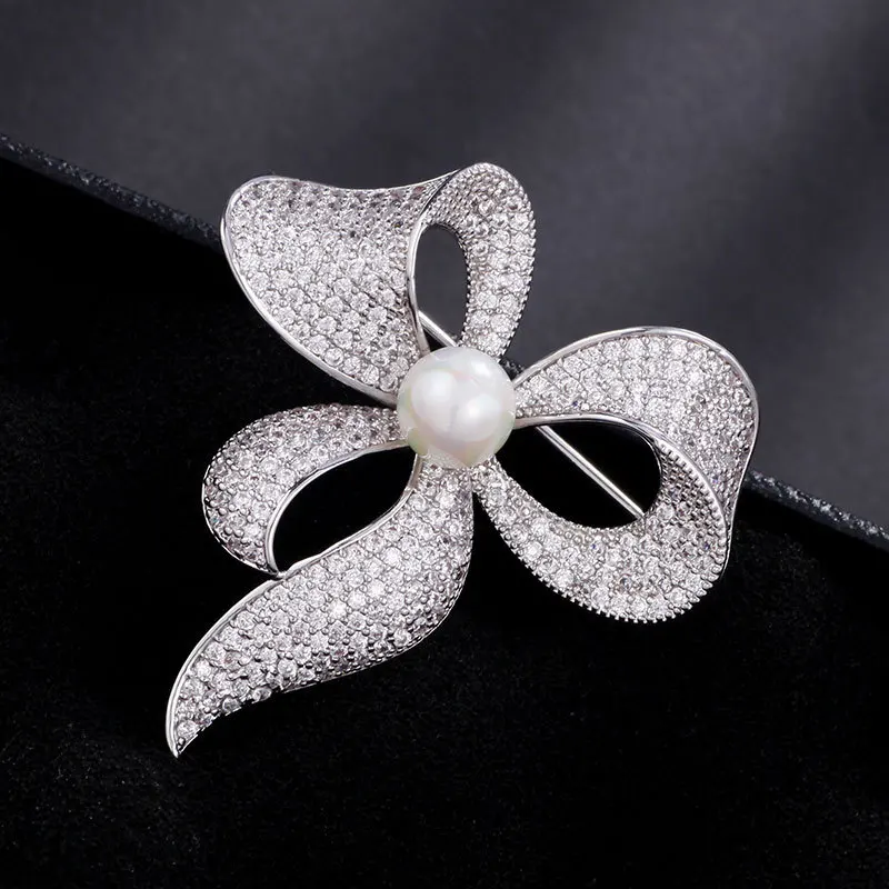

Fashion Bowknot Bouttoniere Luxury Wedding Jewellry For Lady Micro Pave Cubic Zirconia Temperament Butterfly Brooches Pins