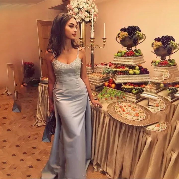 

Sexy Spaghetti Straps Long Prom Dresses 2020 Silver Lace Appliques Backless Satin Evening Gown Formal Dress Custom Made