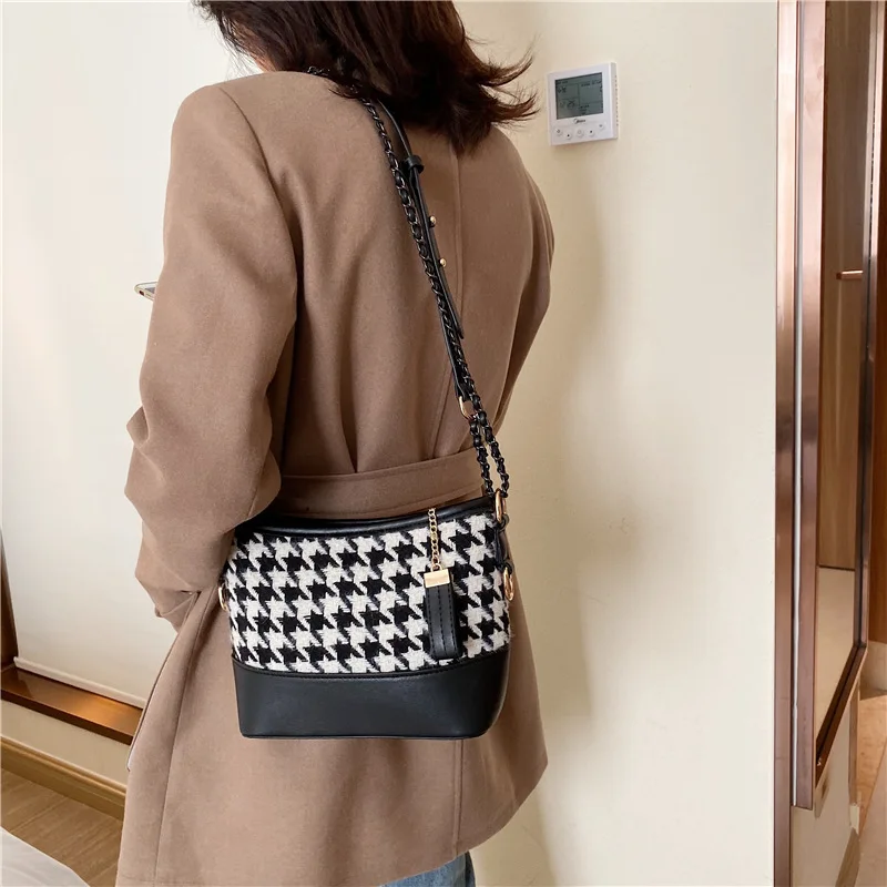 

Thousands of Birds Non-mainstream Bag Women's 2019 Autumn And Winter New Style Western Style Woolen Cloth Shoulder Bag Online Ce