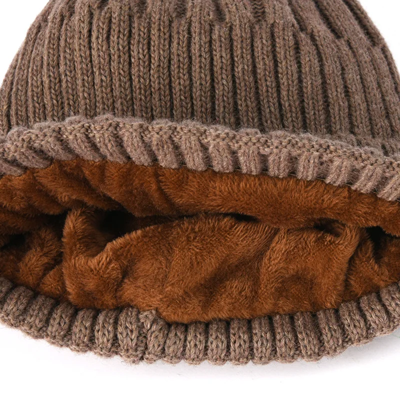 Одноцветные шапочки, зимние теплые шапки унисекс для мужчин, утолщенная мягкая шапка с биркой для папы, Повседневная шапка с защитой ушей плюс бархатная шапочка