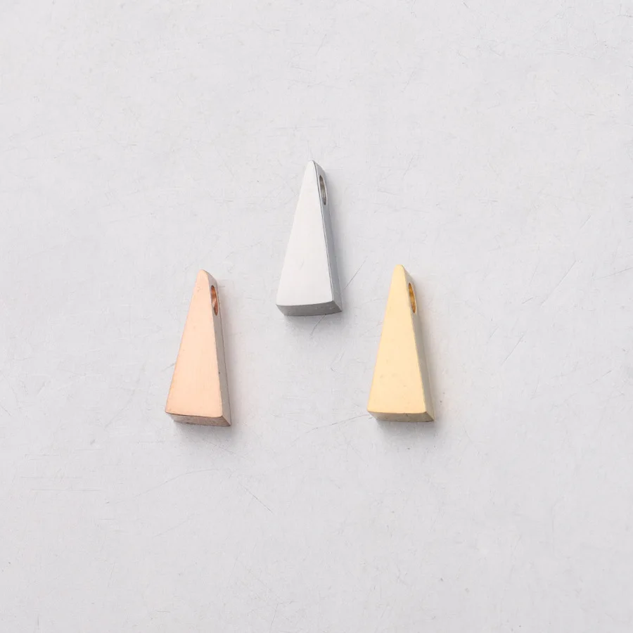 

20Pcs/Lot 4*9mm Horizontal Hole 1.8mm Triangle Beads Charms Stainless Steel Mirror Polish Beads For DIY Making Necklace Bracelet