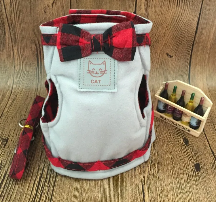 3764504704_1409840576