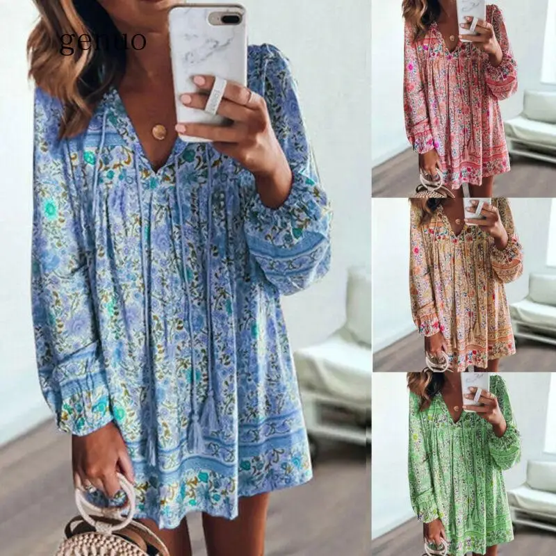 

Женское короткое платье с цветочным принтом, длинным рукавом и V-образным вырезом