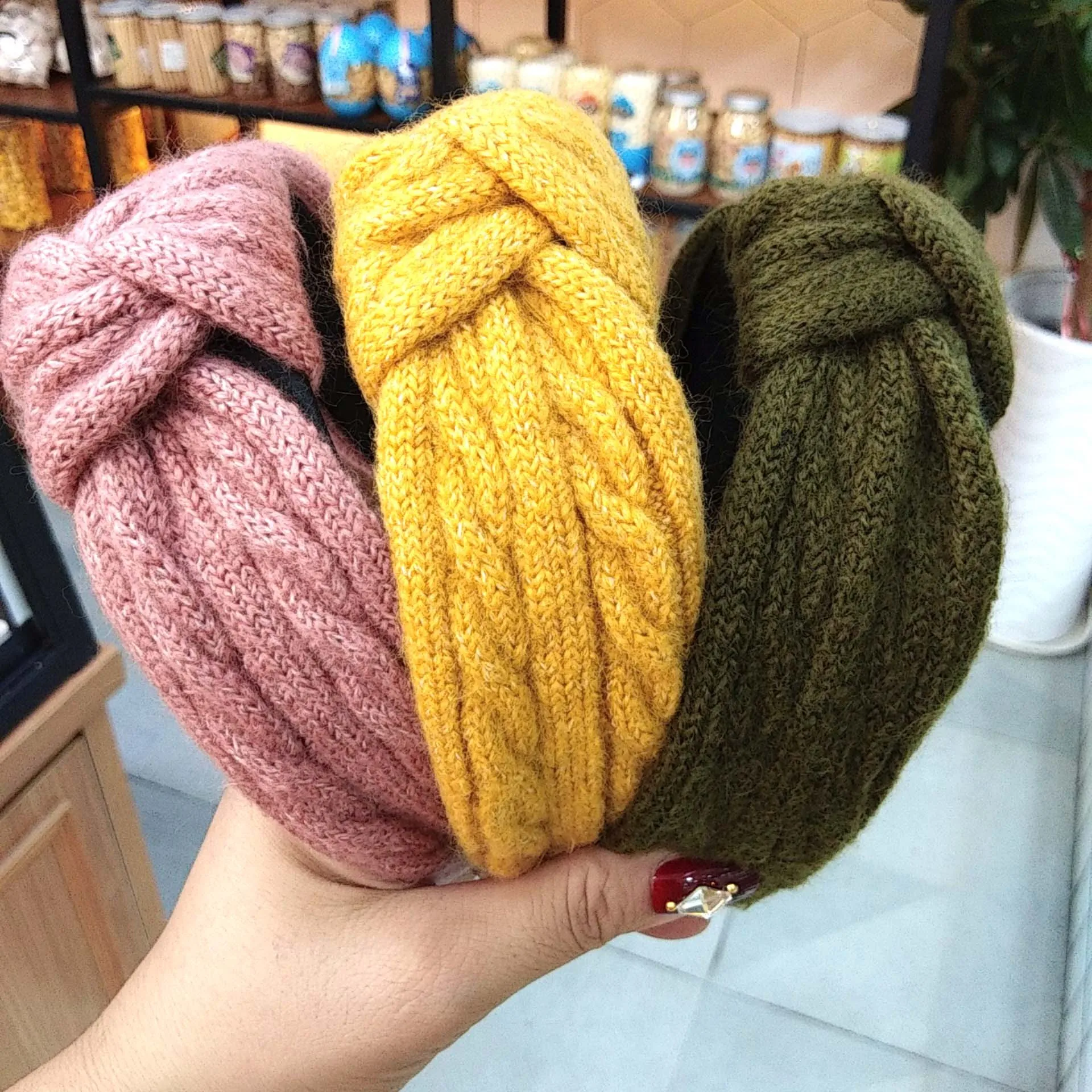 Autumn and winter Korean hair band knitted knotted headband retro high-end wool hair bundles simple wide-brimmed hair ornaments independence day festival headband creative butterfly alloy dripping oil beaded decorative knotted width hairpin hair ornaments