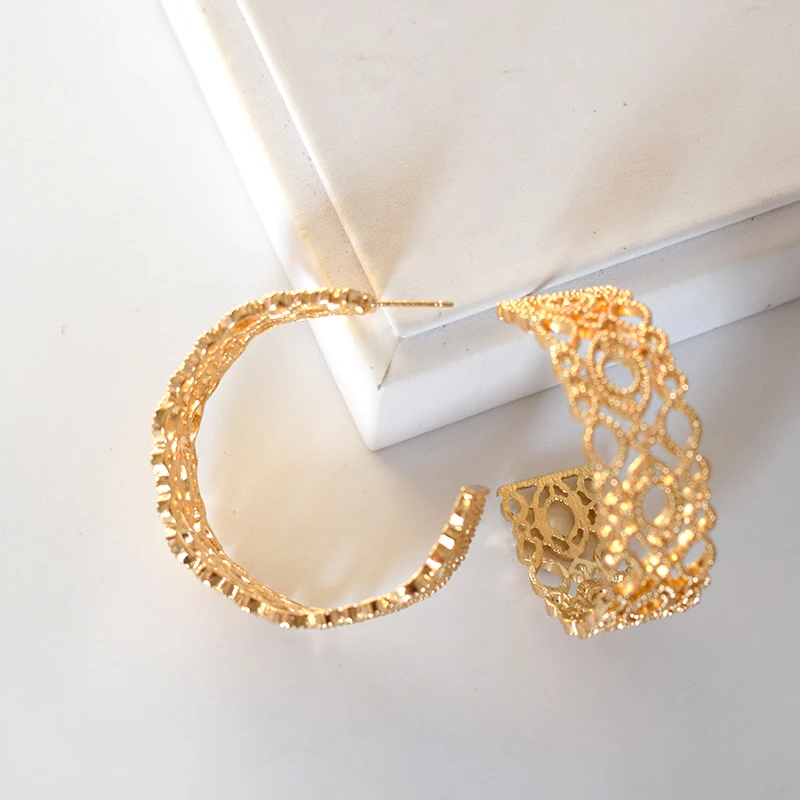 

2019 New Design Gold Silver Color Circle Big Round Hollow Hoop Earrings Exaggeration Personality Wide Earrings For Women Girl