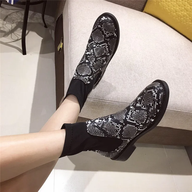 

Fashion Round Toe Fashion Short Boots Snake Printed Sock Boots Slip On Comfortable Thick Low Heels Sexy Chelsea Boots Size 35-40