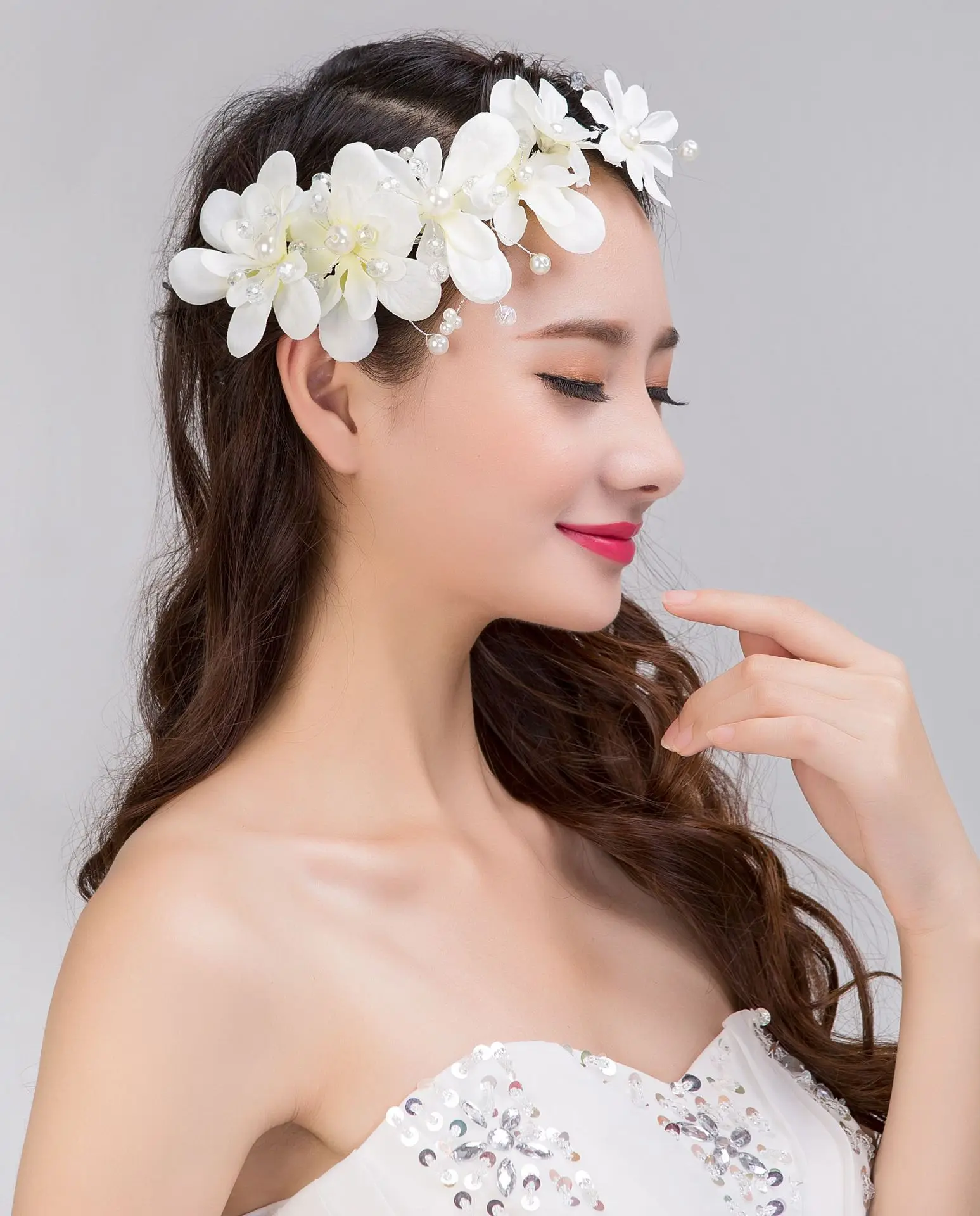 

Korean-style Pearl Bride Headdress White Red Man-made Diamond Lace Headdress Bride Handmade Headdress in Man